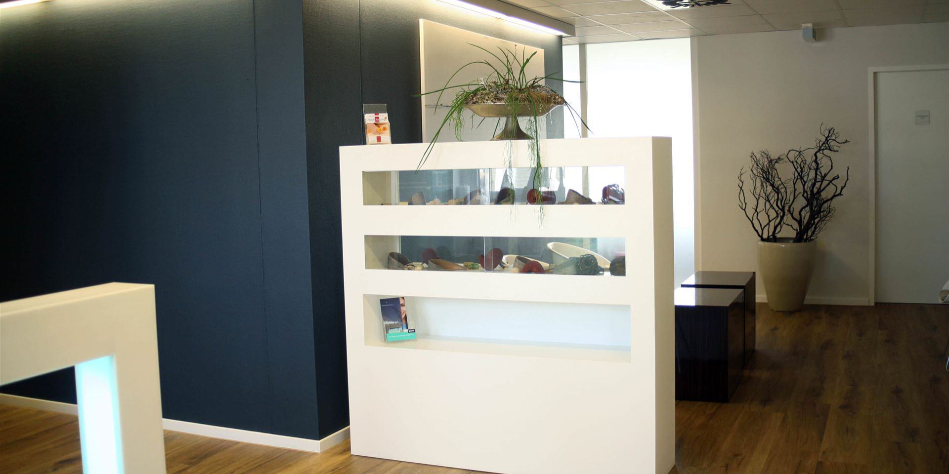 Wartebereich der Zahnarztpraxis am Bunten Garten